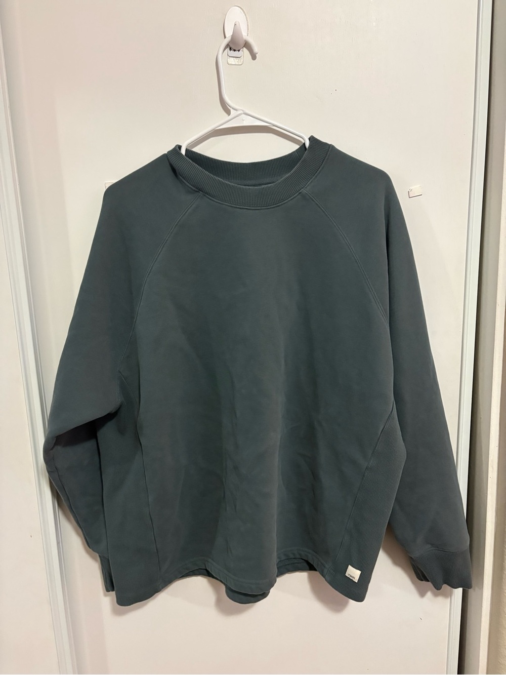Vuori Crewneck Sweatshirt in Deep Teal